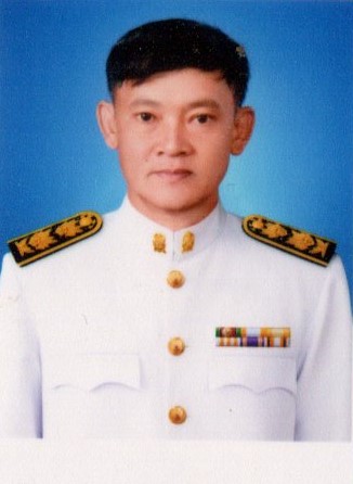 นายสถิตย์ อุทุมพร